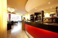 Restauracja lub miejsce do jedzenia w obiekcie Hotel Kristall