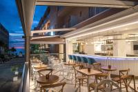Reštaurácia alebo iné gastronomické zariadenie v ubytovaní Mari Kristin Beach Hotel