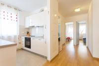 Kuchyňa alebo kuchynka v ubytovaní ARIJANA APARTMAN free private garage
