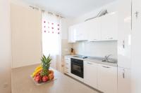 Kuchyňa alebo kuchynka v ubytovaní ARIJANA APARTMAN free private garage