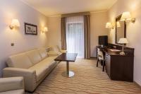 Posedenie v ubytovaní Malinowy Dwór Hotel Medical SPA