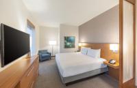 Ein Bett oder Betten in einem Zimmer der Unterkunft Hyatt Place Sandestin at Grand Blvd