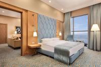 Postel nebo postele na pokoji v ubytování TRYP by Wyndham Izmit