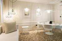 Posedenie v ubytovaní San Marco Suite 755