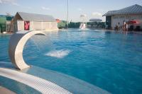 Bazén v ubytovaní Hotel Sport alebo v jeho blízkosti