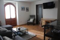 TV a/nebo společenská místnost v ubytování Apartamento con jardín Casa Mendiluce