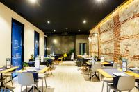 Restauracja lub miejsce do jedzenia w obiekcie Petit Palace Santa Bárbara