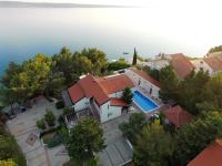 Bazén v ubytovaní Holiday Home in Starigrad Paklenica alebo v jeho blízkosti