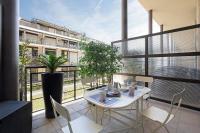 A balcony or terrace at Elegant Loft with Balcony!