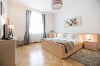 Posteľ alebo postele v izbe v ubytovaní Angela Main Street Luxury Oasis & Free parking