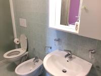 A bathroom at Appartamenti Monte Alago