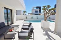 Bazén v ubytování Exclusive Villa Campoamor by NRAS nebo v jeho okolí