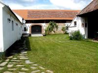 Zahrada ubytování Muzeum Lesná:Penzion a camping