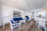 TV a/nebo společenská místnost v ubytování Apartamentos Iris