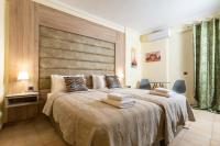 Posteľ alebo postele v izbe v ubytovaní Seven Heaven Premium Suites