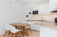 Kuchyňa alebo kuchynka v ubytovaní Jantar Apartamenty - Park Side