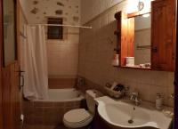 A bathroom at Madalo