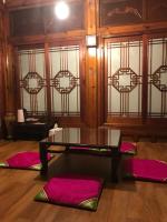 Ein Sitzbereich in der Unterkunft Hanok Guesthouse Suni
