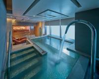 Grand Hyatt Manilaの敷地内または近くにあるプール