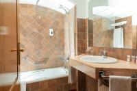 Koupelna v ubytování Termes Montbrio Hotel & Spa