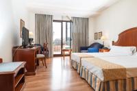 Postel nebo postele na pokoji v ubytování Termes Montbrio Hotel & Spa