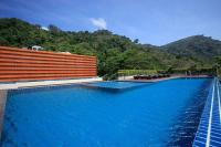 Bazén v ubytování WOW Apartment at Unity Patong nebo v jeho okolí