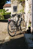 Radfahren an der Unterkunft Logis H&ocirc;tel Le Relais Louis XI oder in der N&auml;he