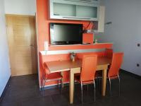 TV a/nebo společenská místnost v ubytování Apartment Adriana