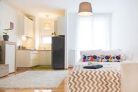Kuchyňa alebo kuchynka v ubytovaní Cute and Sunny Studio in Zagreb with Balcony & Free Parking