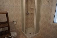 A bathroom at DELMAR