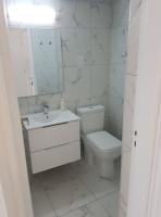 Koupelna v ubytování Larnaka Seaview Luxury Suites