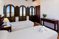 Posteľ alebo postele v izbe v ubytovaní CAN NOVES - Villa de 4 suites 35 y 52