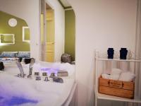 A bed or beds in a room at Suite Inn Centro Dimora Storica