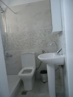 A bathroom at Kallithea Studios