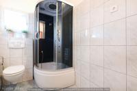 Łazienka w obiekcie Villa Smilje ZadarVillas