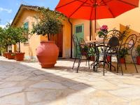 Patio alebo iná vonkajšia časť ubytovania Cuore di Nozzano Castello