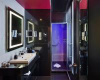 Een badkamer bij Maison Albar - Le Diamond