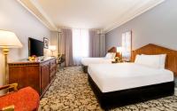 The Biltmore Los Angelesにあるベッド