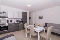 Kuchyň nebo kuchyňský kout v ubytování APARTMENT ABA