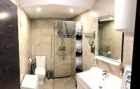 Kúpeľňa v ubytovaní Luxury 2 bedroom APT 2 min from beach