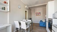 A kitchen or kitchenette at Italianway - Largo Allegri 4