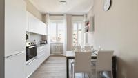 A kitchen or kitchenette at Italianway - Largo Allegri 4