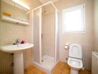 Kúpeľňa v ubytovaní Holiday Home Junio by Interhome