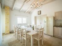 Kuchyňa alebo kuchynka v ubytovaní Holiday Home Lapis by Interhome