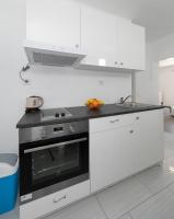 Kuchyňa alebo kuchynka v ubytovaní Apartmani Marija Jakir