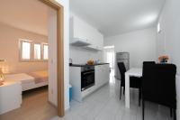 Kuchyňa alebo kuchynka v ubytovaní Apartmani Marija Jakir