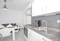 Kuchnia lub aneks kuchenny w obiekcie Apartments Vila Moli