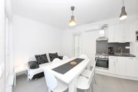 Kuchnia lub aneks kuchenny w obiekcie Apartments Vila Moli