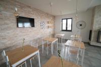 A television and/or entertainment centre at Anna & Alfredo bed and breakfast