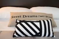 A bed or beds in a room at Anna & Alfredo bed and breakfast
